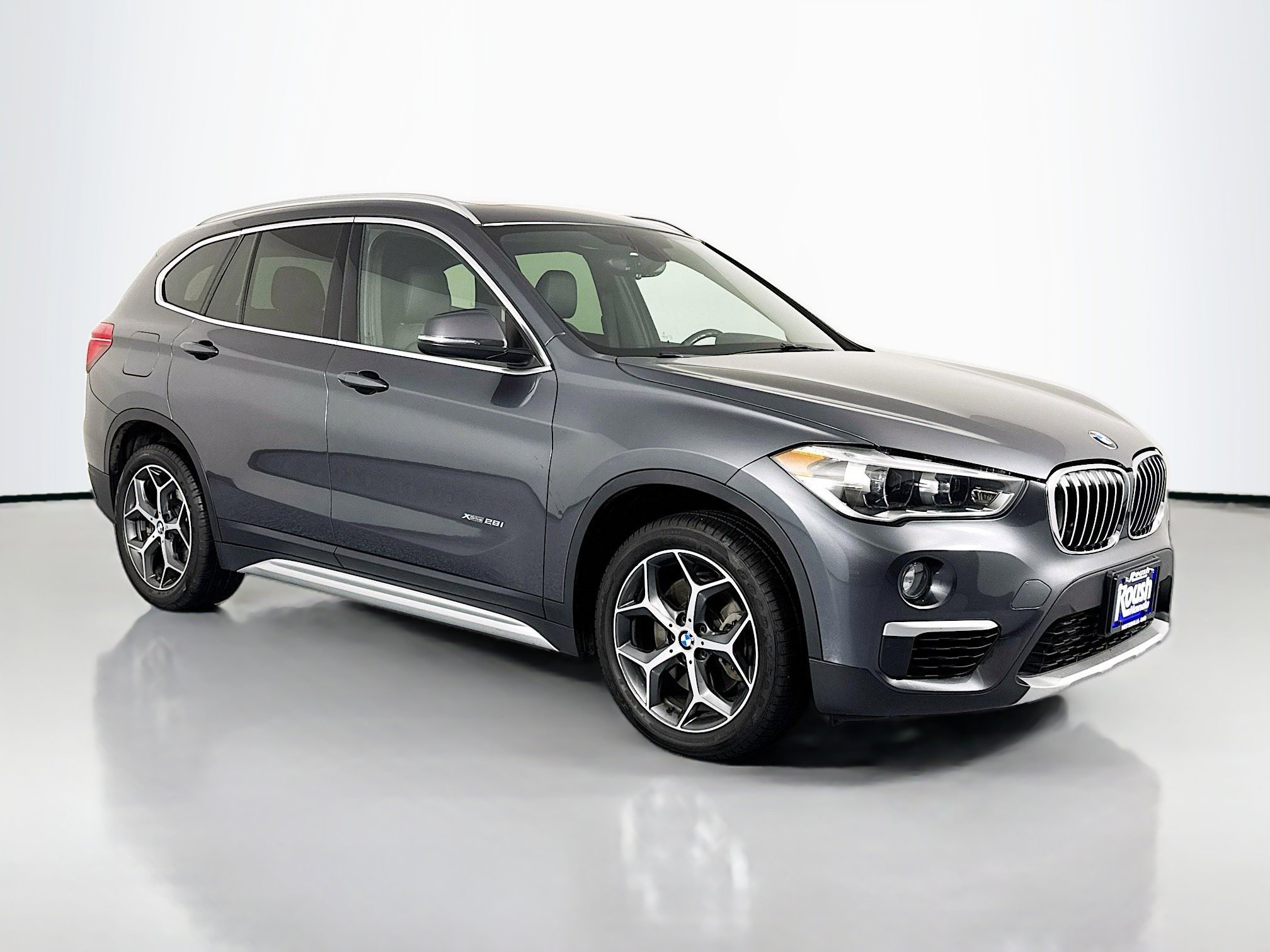 Used 2017 BMW X1 xDrive28i AWD/4WD image 3