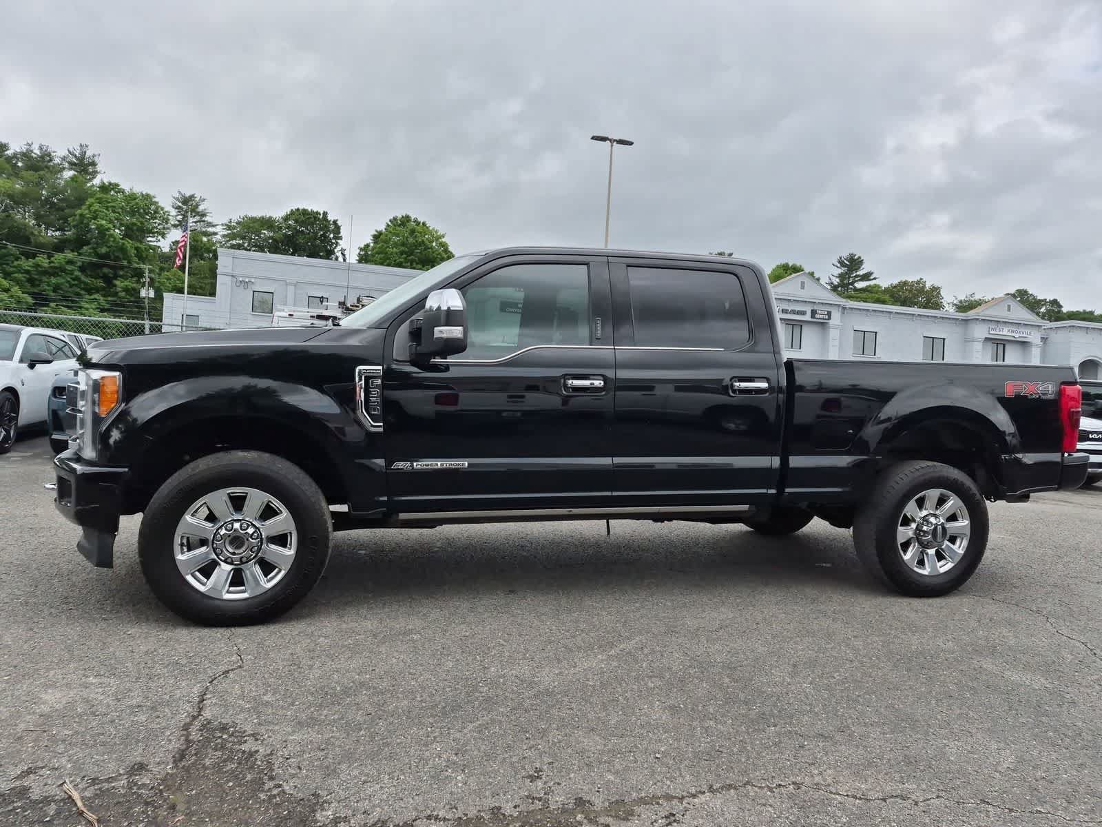 Used 2018 Ford F350 Platinum w/ Platinum Ultimate Package AWD/4WD image 5