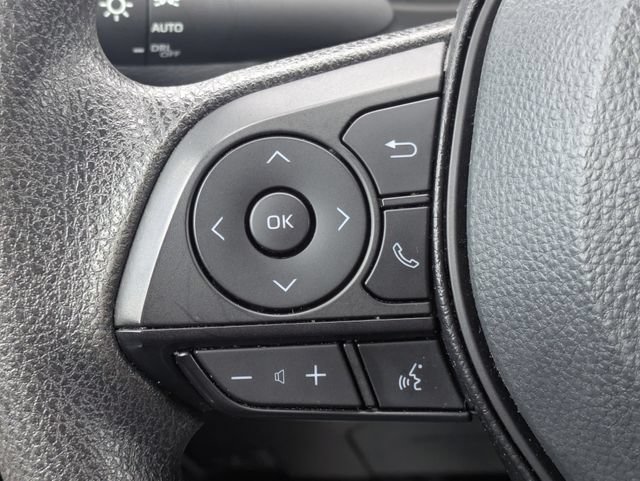 Used 2025 Toyota RAV4 XLE AWD/4WD image 25