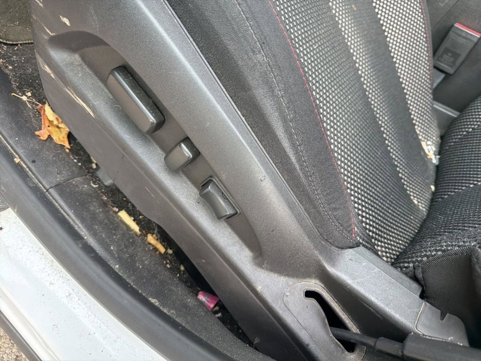 Used 2012 Chevrolet Equinox LT w/ Driver Convenience Package image 15