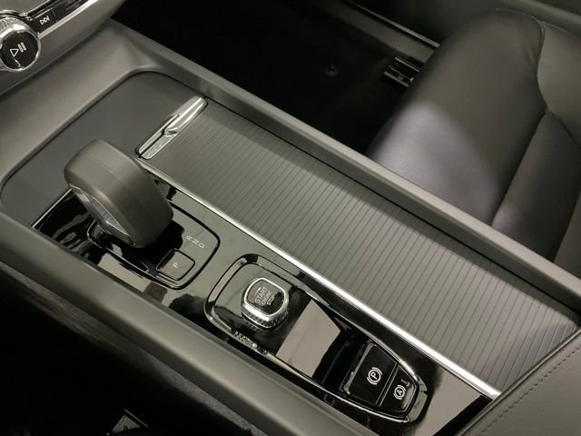 New 2025 Volvo XC60 B5 Core w/ Protection Package Premier image 19