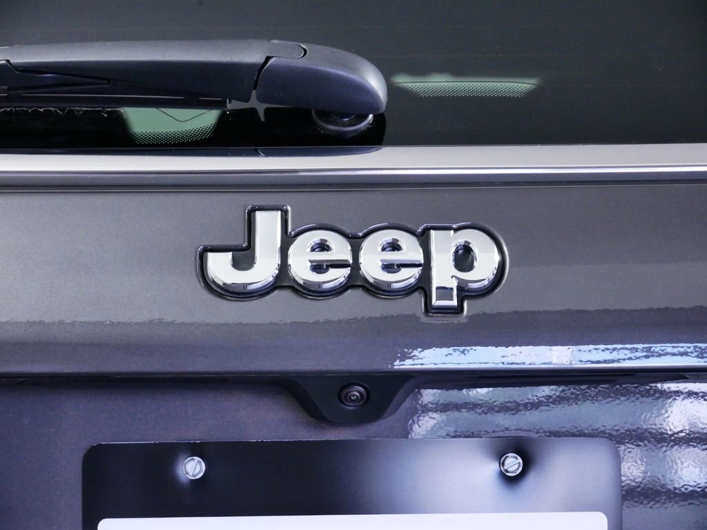 Used 2024 Jeep Compass Sport image 10