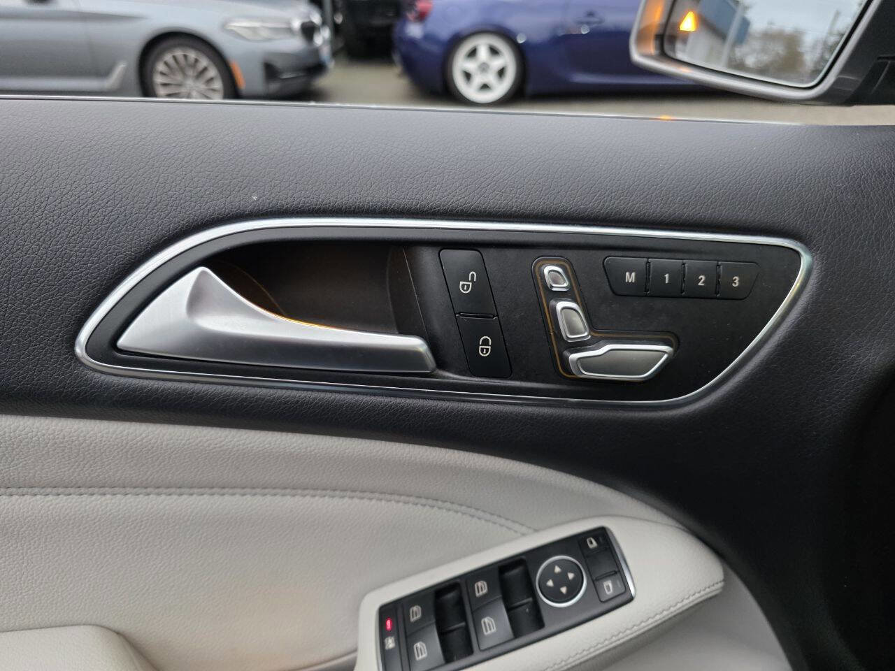 Used 2017 Mercedes-Benz B 250e B 250e 4dr Hatchback image 16