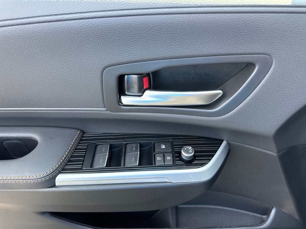 New 2026 Toyota Sienna XLE Woodland Edition AWD/4WD image 8