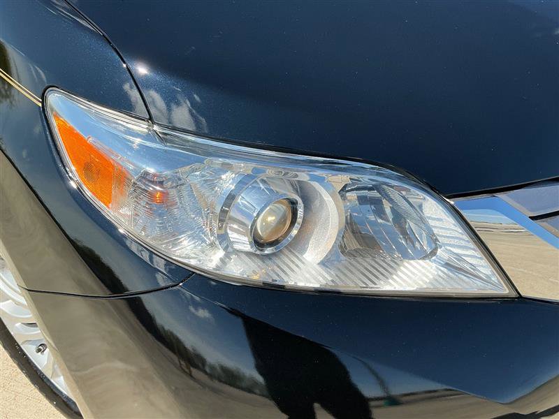 Used 2016 Toyota Sienna XLE w/ XLE Navigation Package image 19