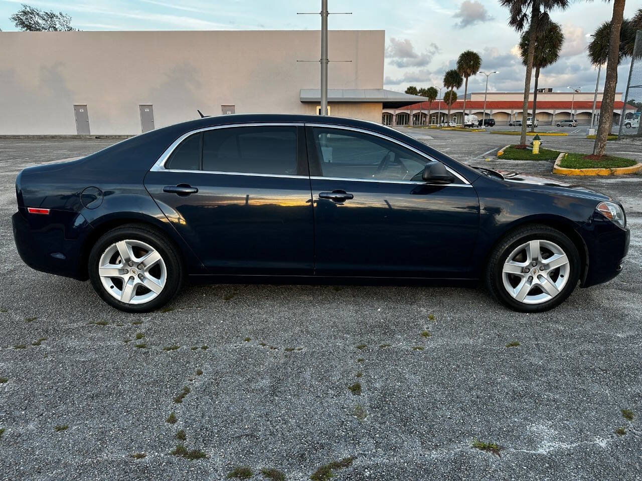 Used 2011 Chevrolet Malibu LS FWD image 5
