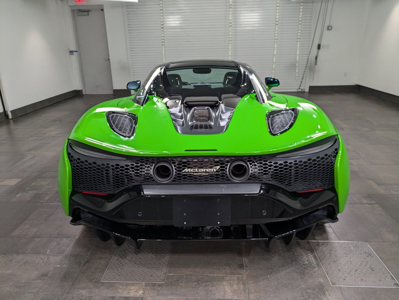 Used 2025 McLaren Artura Spider image 22