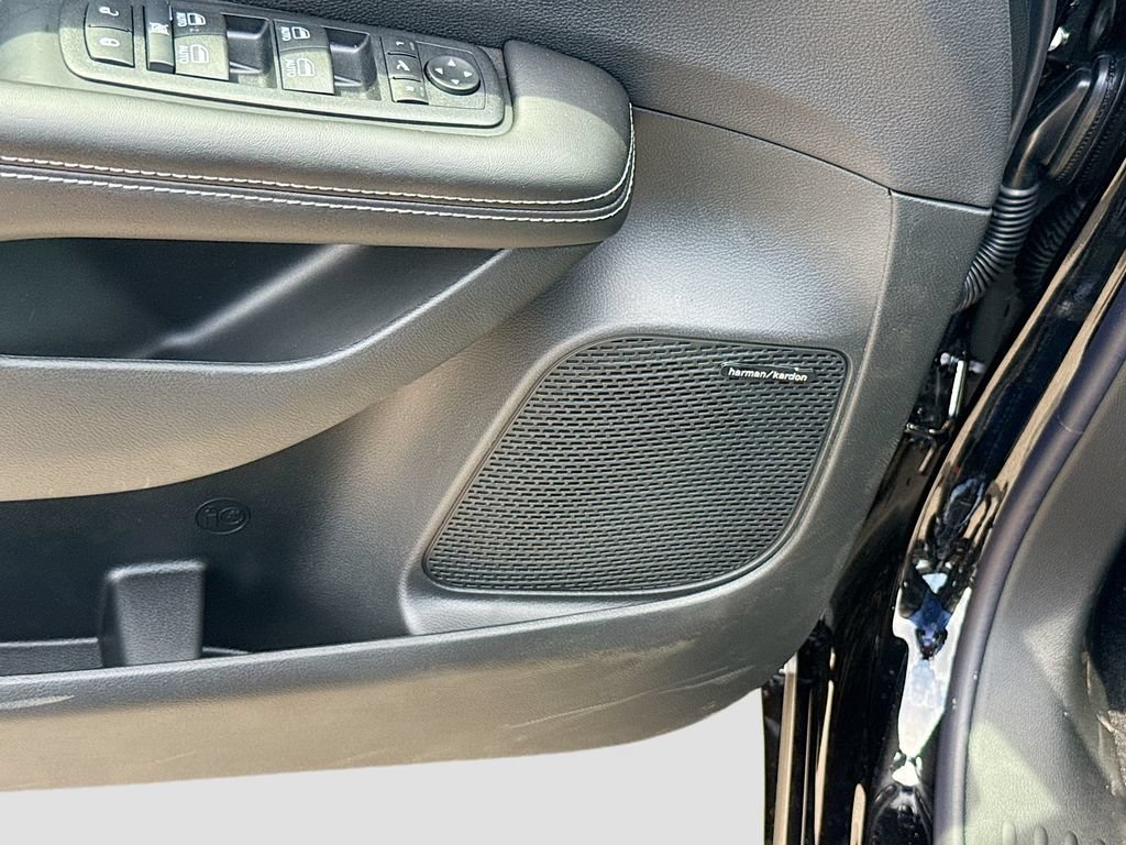 New 2027 Chrysler Pacifica Limited FWD image 19