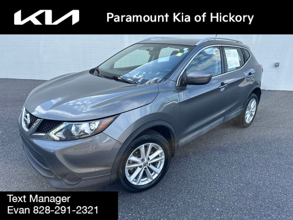 Used 2017 Nissan Rogue Sport SV FWD image 1