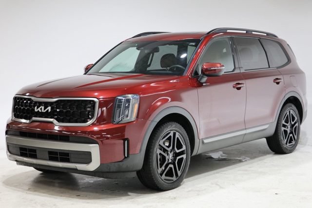 Used 2023 Kia Telluride EX X-Line AWD/4WD image 3