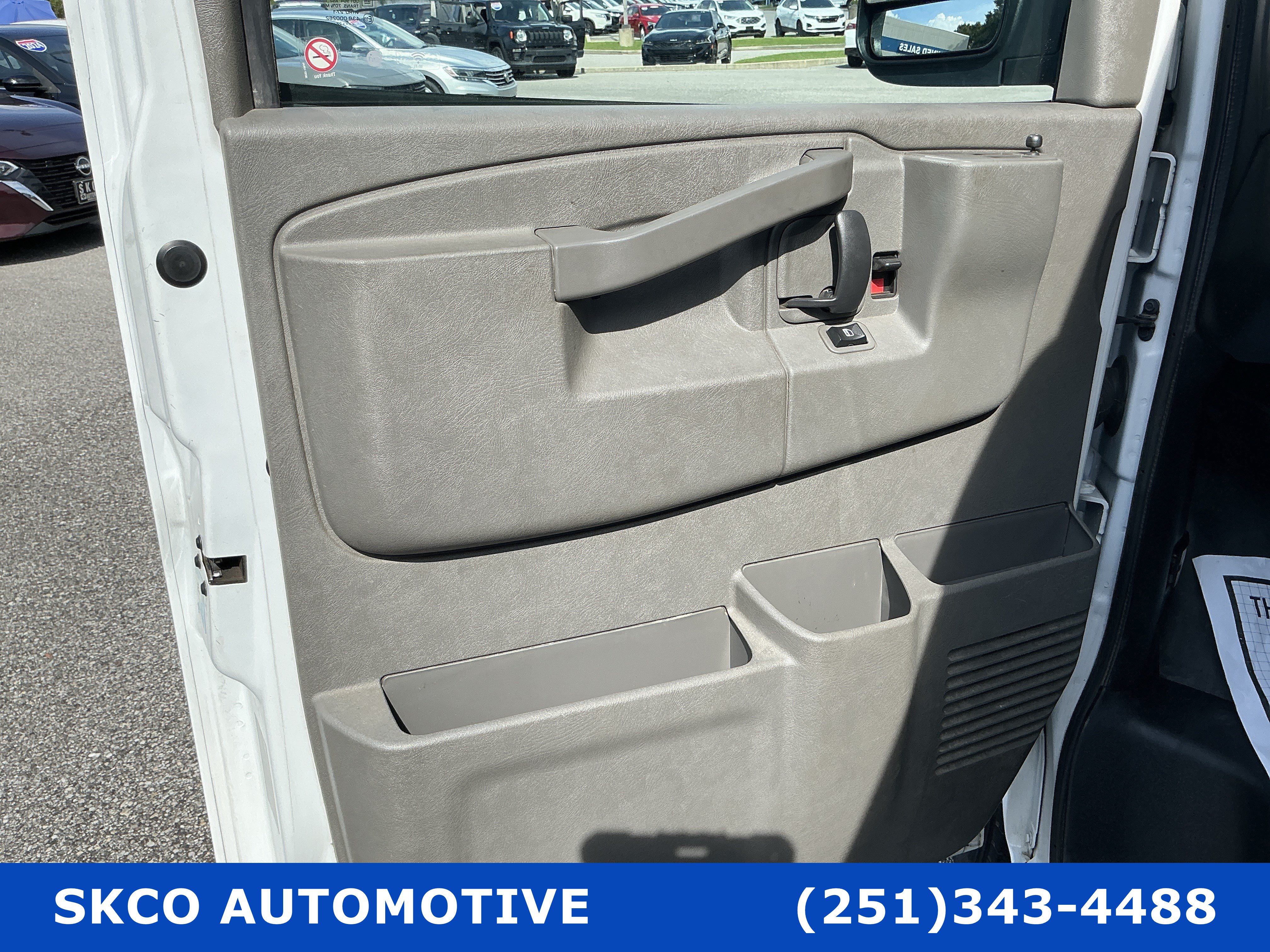 Used 2022 GMC Savana 2500 w/ Driver Convenience Package RWD image 10