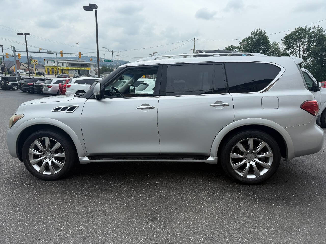 Used 2012 INFINITI QX56 4WD w/ Theater Pkg image 6