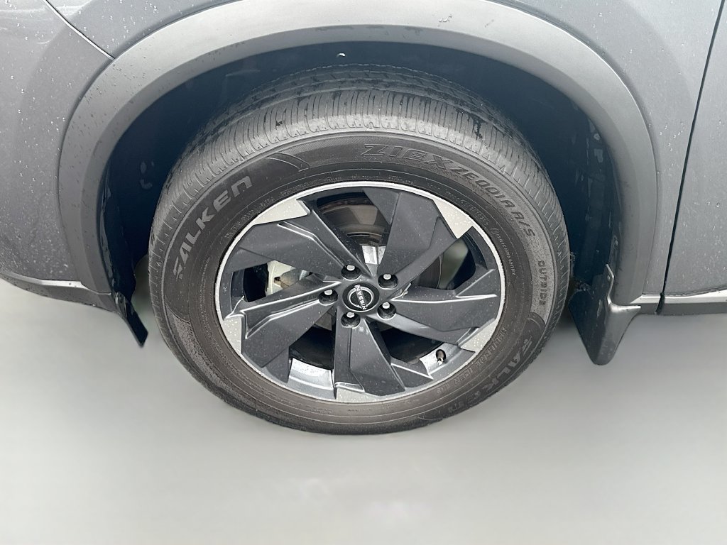Used 2026 Nissan Rogue SV FWD image 37