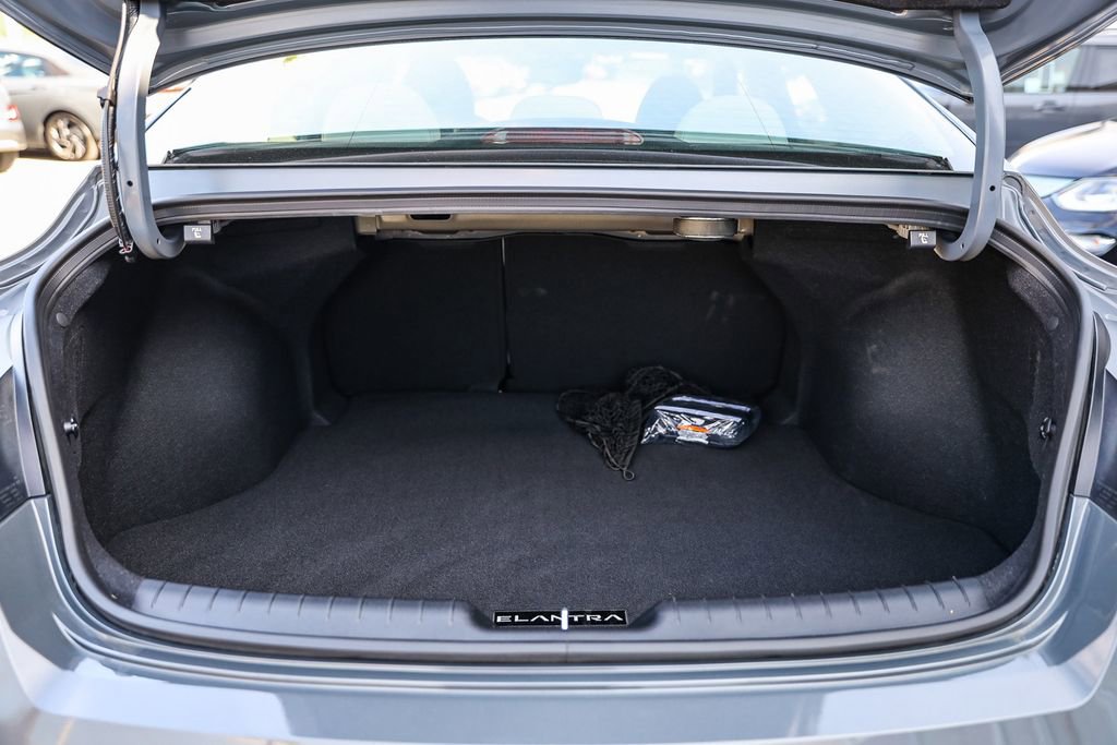 Certified 2024 Hyundai Elantra Limited image 25