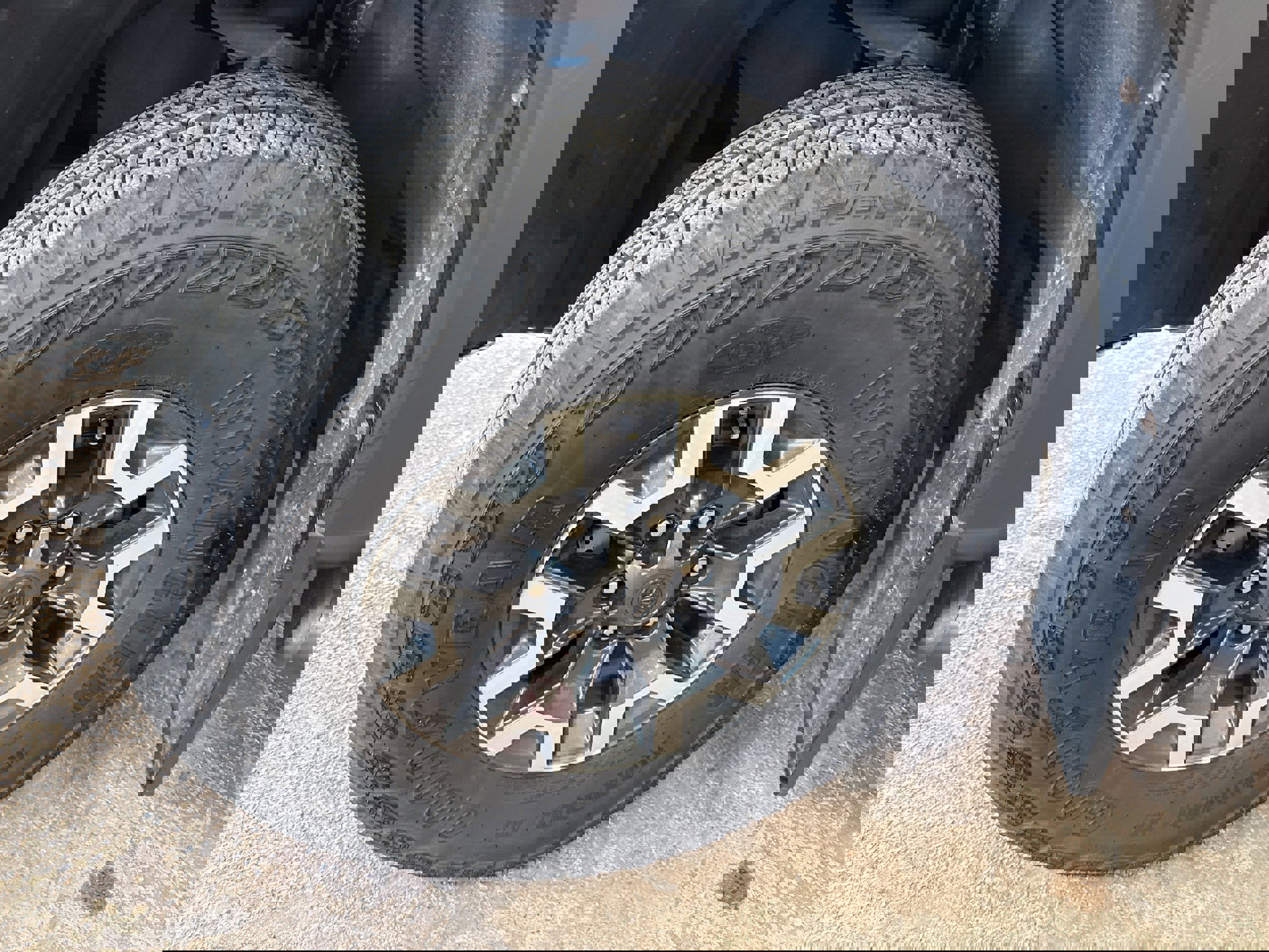 Used 2019 Toyota Tacoma TRD Off-Road image 4