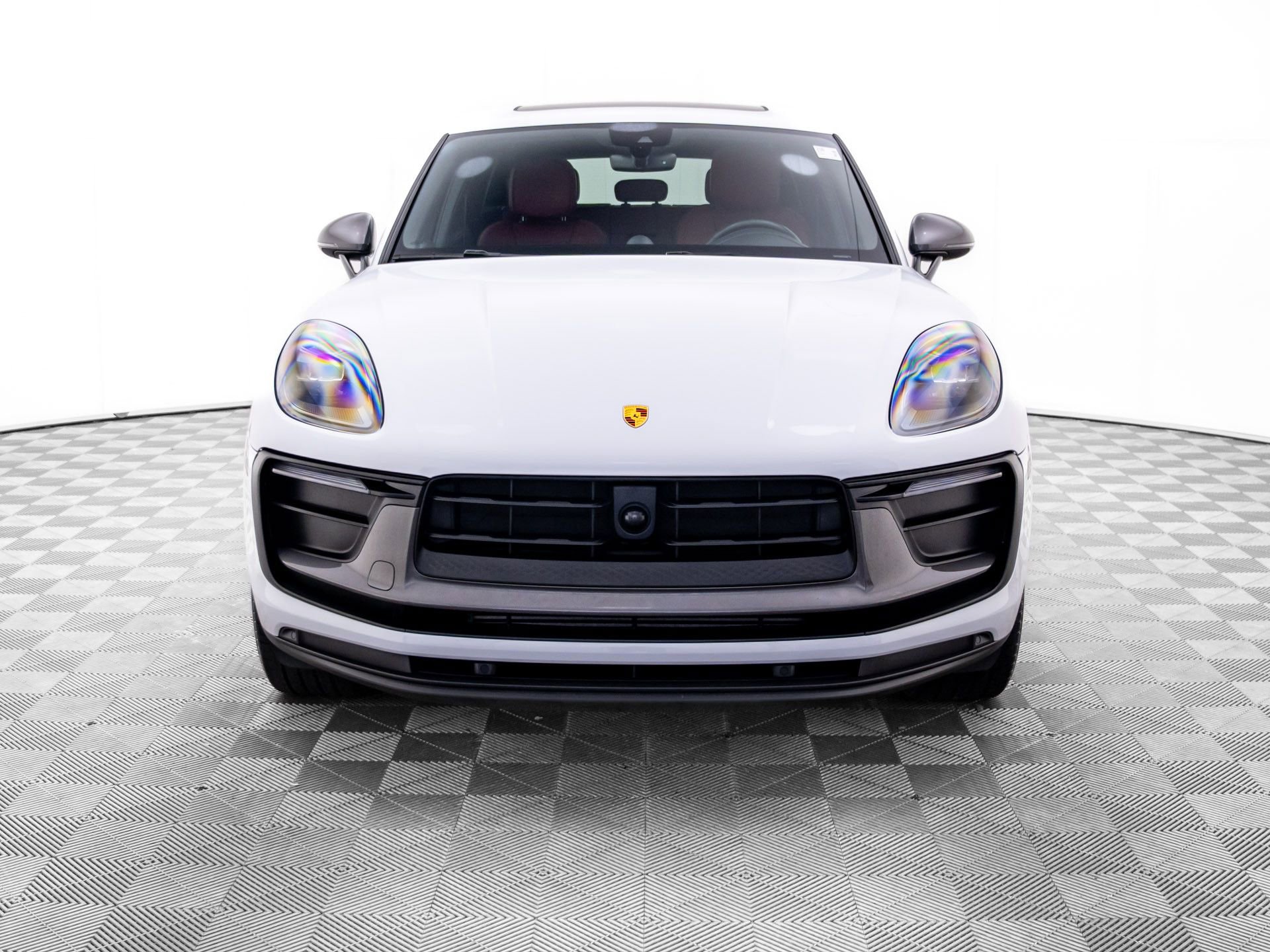Certified 2023 Porsche Macan Turbo image 9