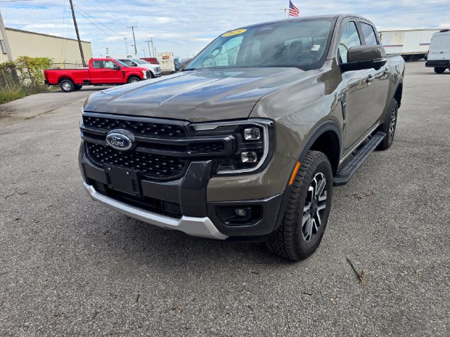 Used 2025 Ford Ranger Lariat w/ Advanced Towing Package AWD/4WD image 9