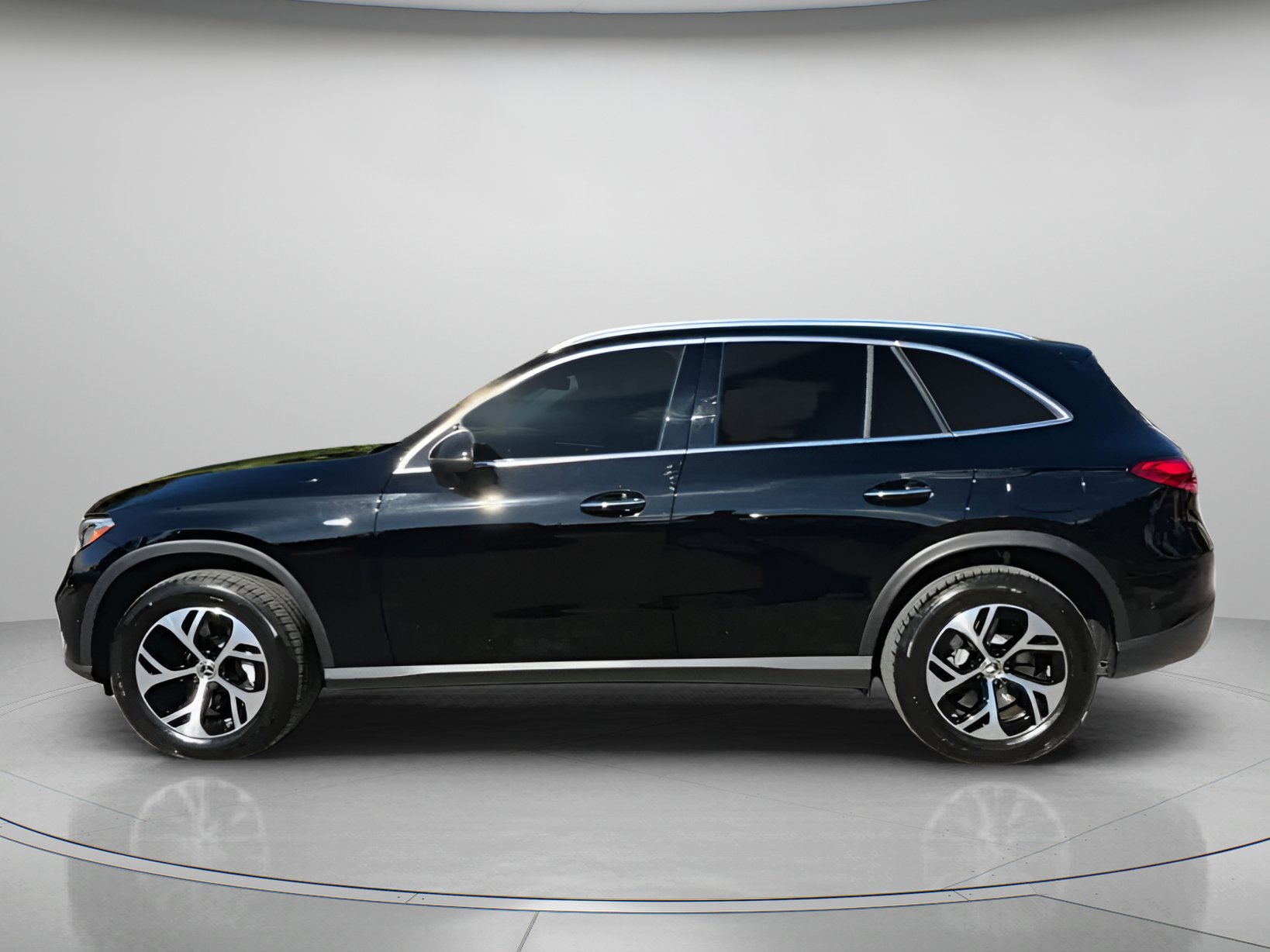 Used 2025 Mercedes-Benz GLC 350e GLC 350e image 16