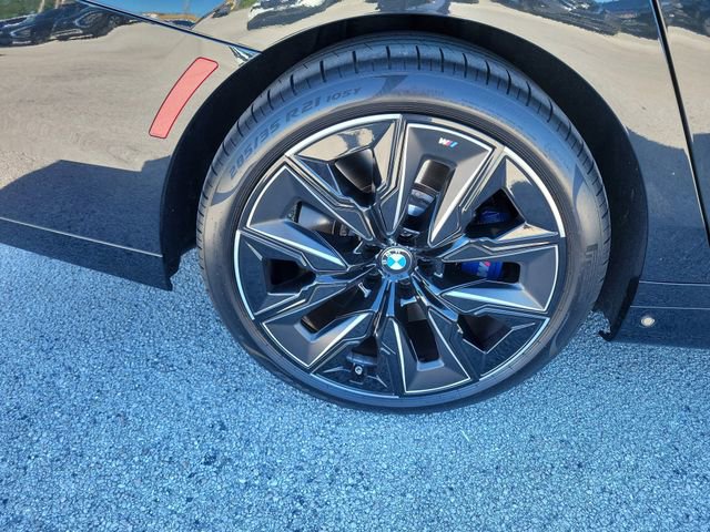 Used 2024 BMW 760i xDrive w/ Executive Package image 7