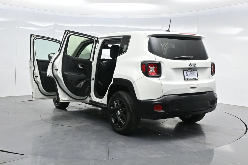 Used 2023 Jeep Renegade Latitude AWD/4WD image 45