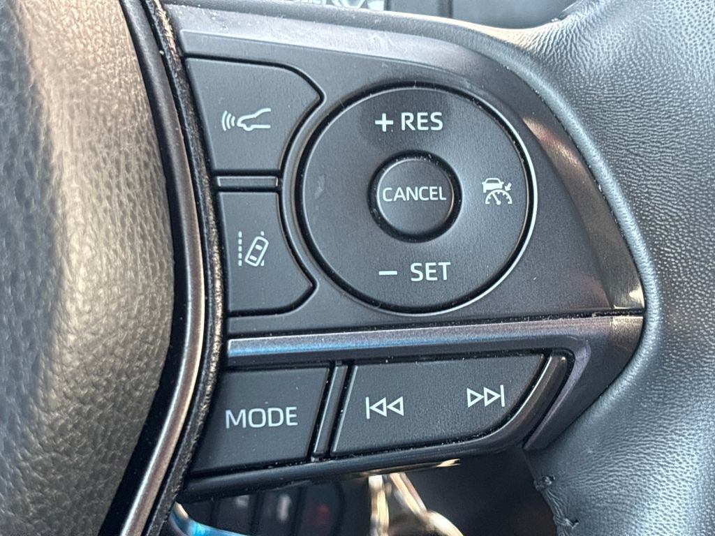 Used 2023 Toyota Camry SE image 21