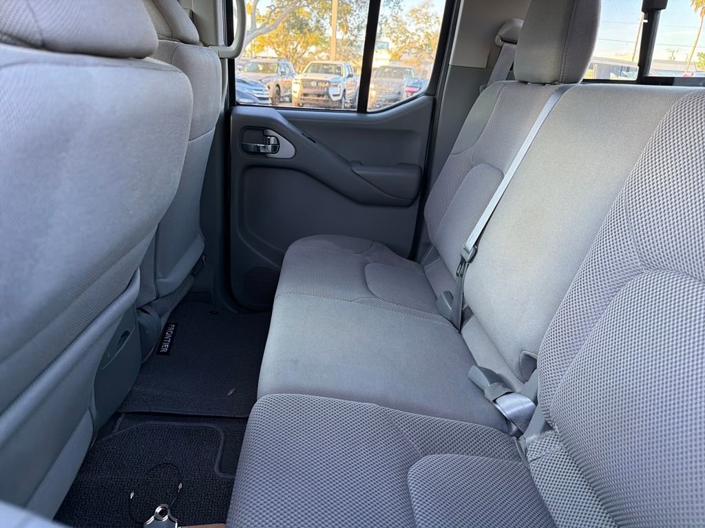 Used 2020 Nissan Frontier SV w/ Midnight Edition Floor Mats image 30