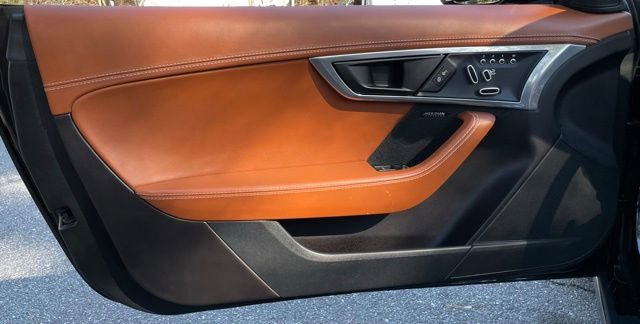 Used 2019 Jaguar F-TYPE Convertible AWD image 19