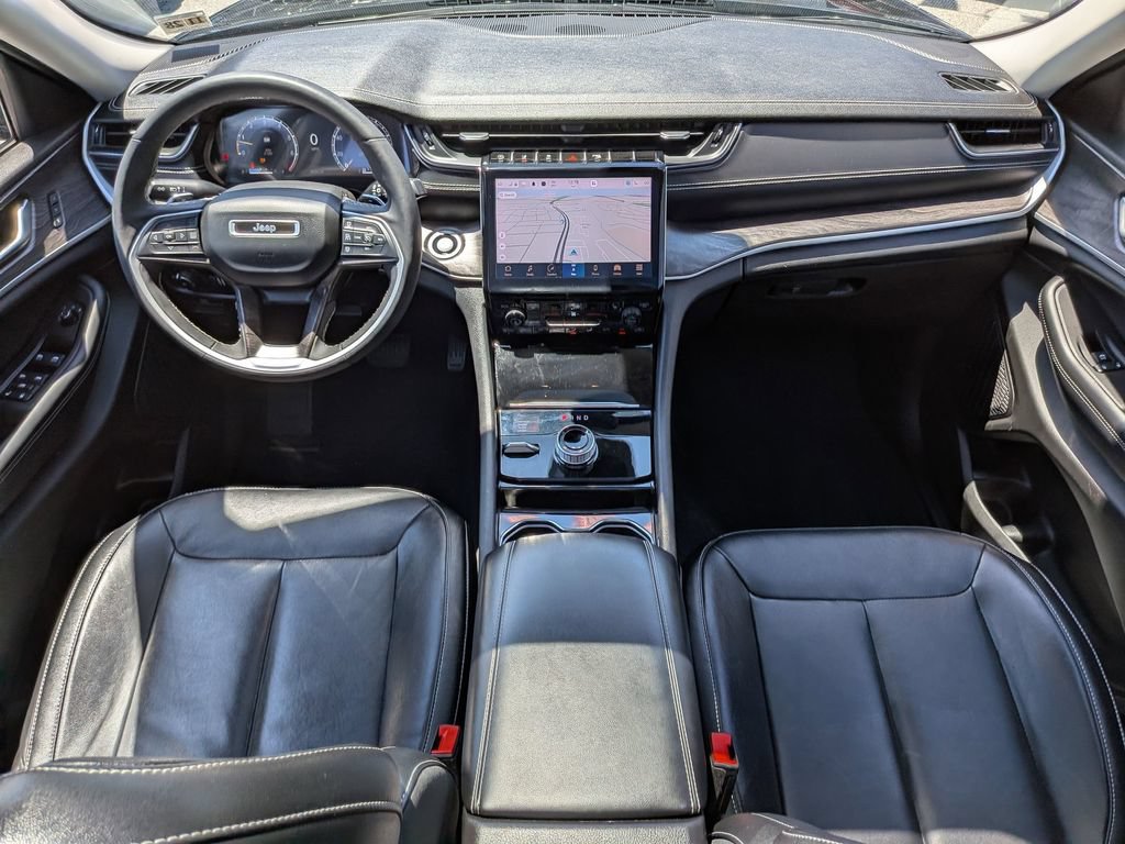 Used 2023 Jeep Grand Cherokee Limited AWD/4WD image 23
