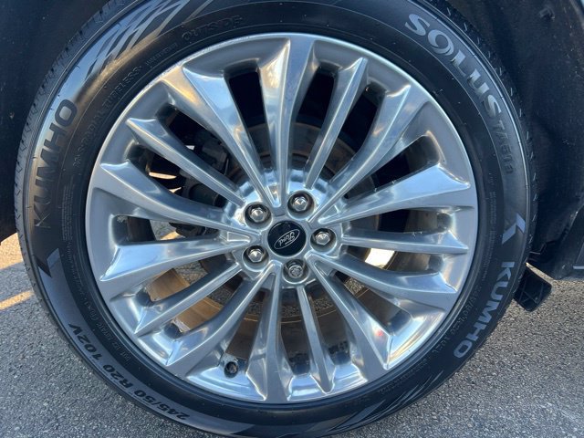 Used 2020 Ford Edge Titanium w/ Equipment Group 301A AWD/4WD image 14