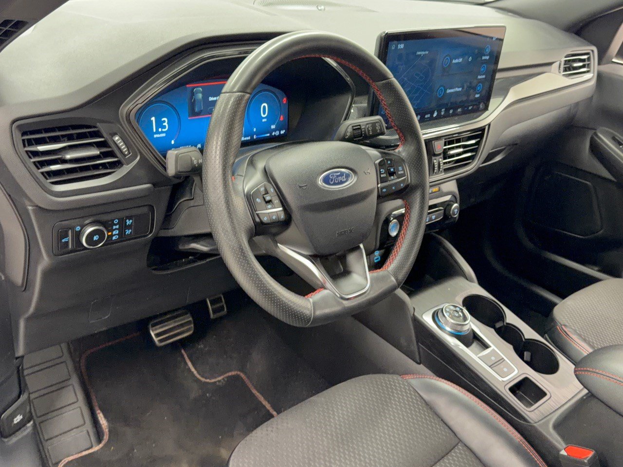 Used 2023 Ford Escape ST-Line Select w/ Tech Pack #2 AWD/4WD image 4