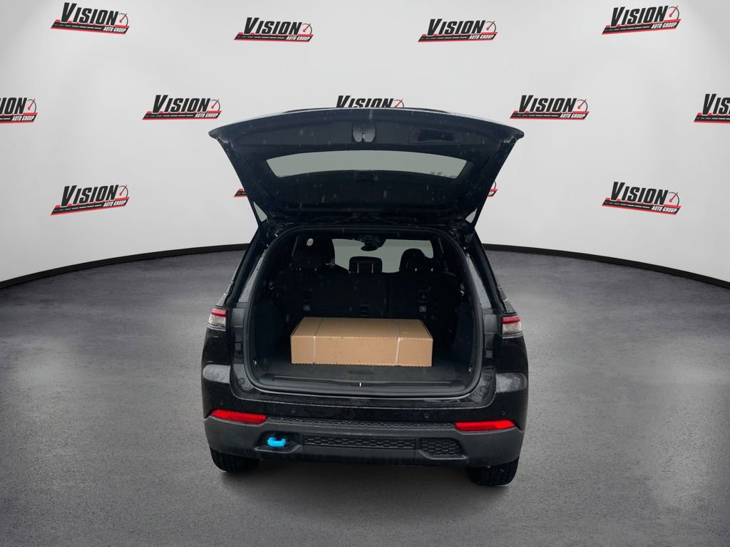 Used 2024 Jeep Grand Cherokee Trailhawk w/ Luxury Tech Group III image 14