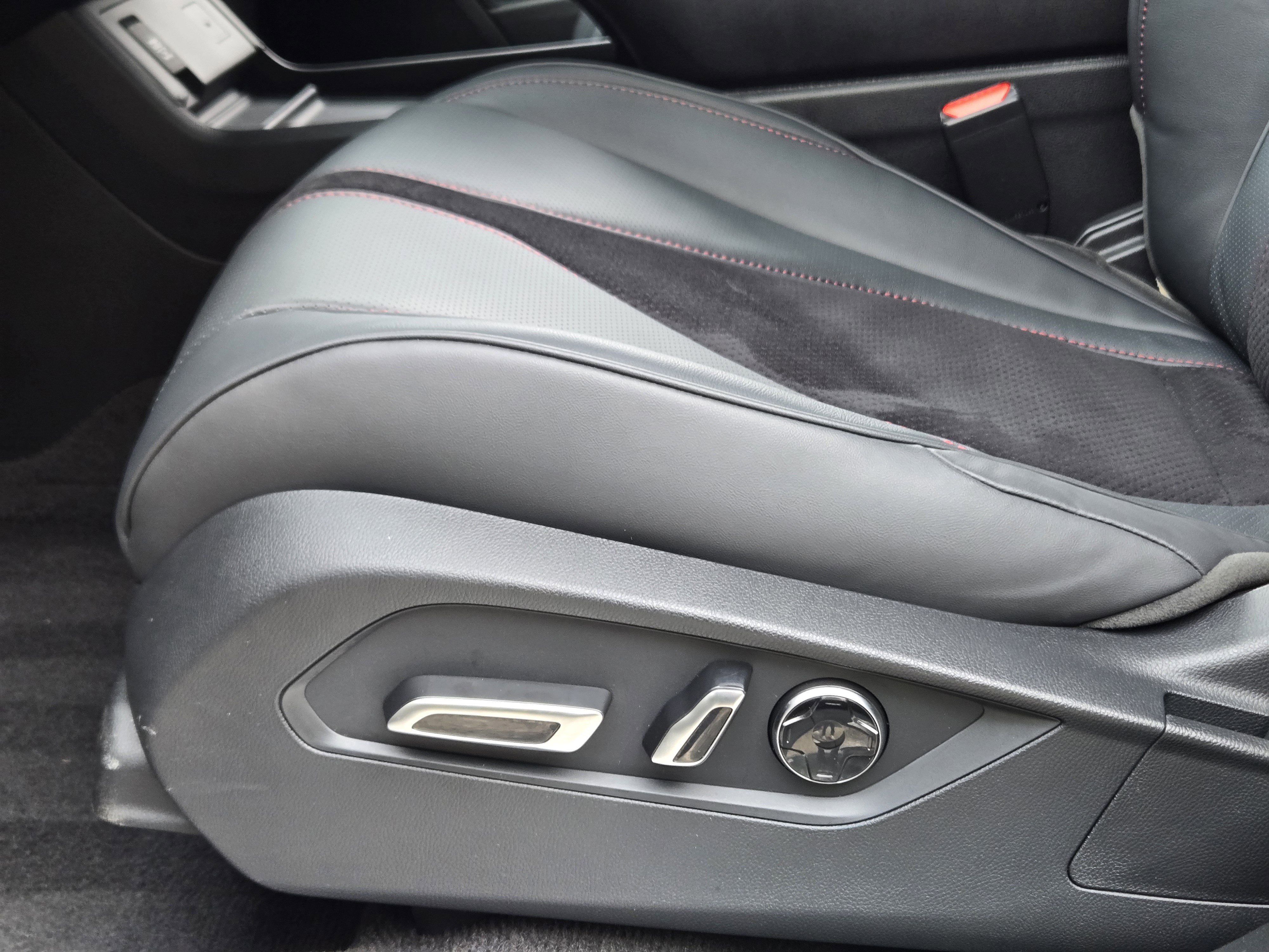 Certified 2026 Acura RDX A-Spec image 24