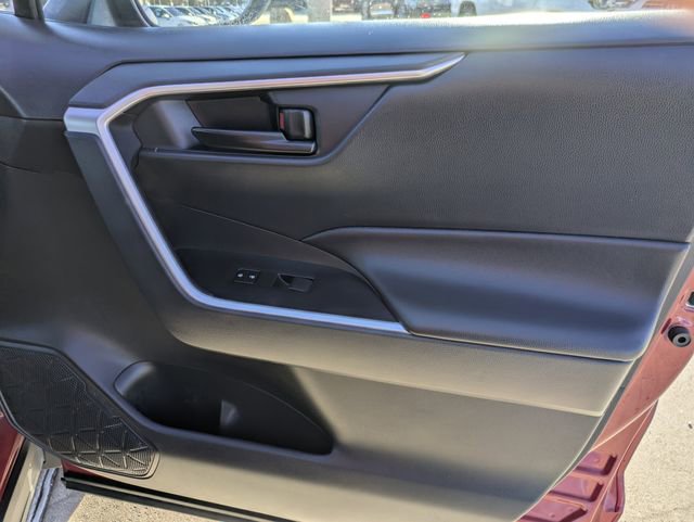 Used 2024 Toyota RAV4 LE image 31