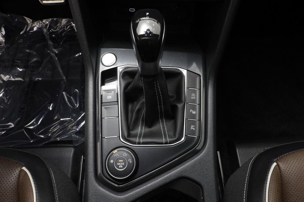 Certified 2022 Volkswagen Tiguan SEL R-Line AWD/4WD image 13