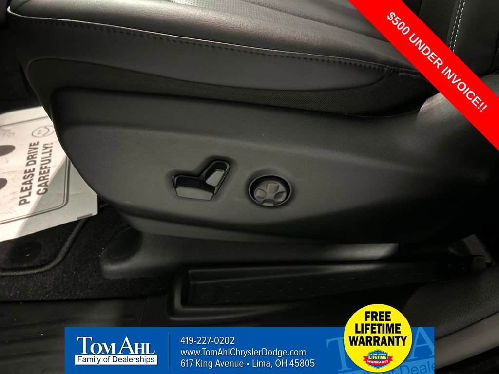 New 2026 Chrysler Voyager LX image 11