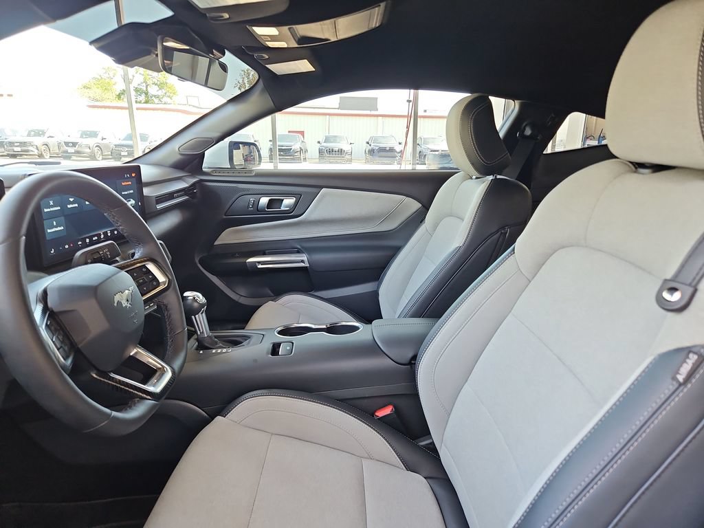 Used 2024 Ford Mustang Coupe RWD image 21