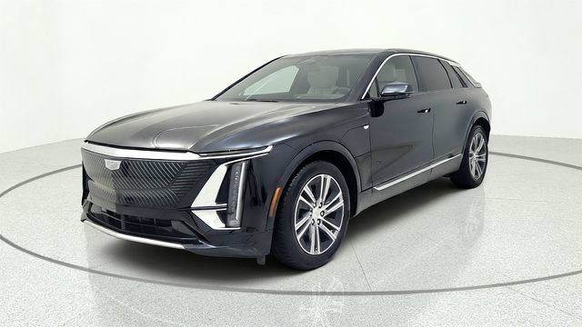 Used 2025 Cadillac Lyriq Luxury AWD/4WD image 3