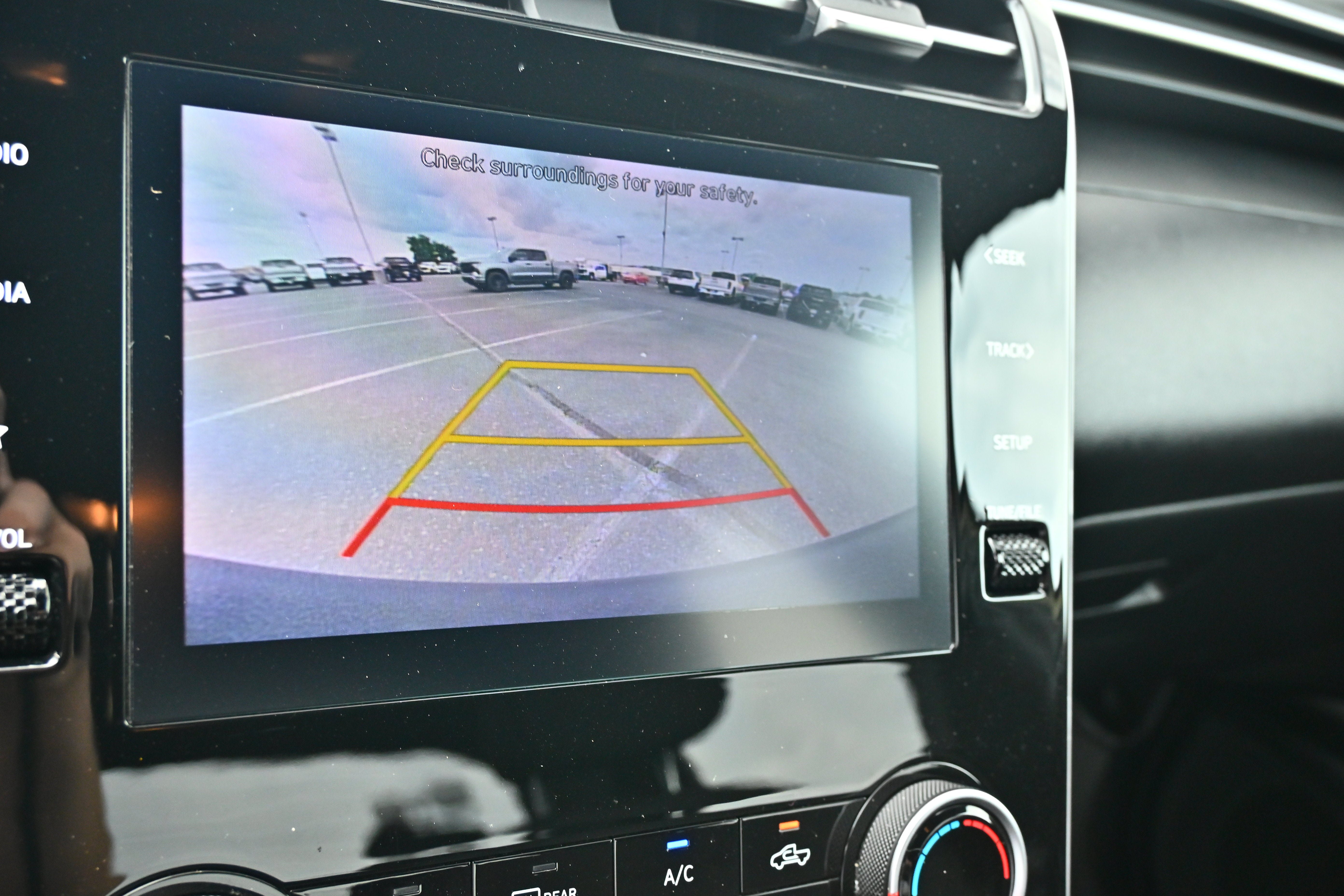 Used 2023 Hyundai Santa Cruz SEL AWD/4WD image 25