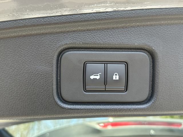 Certified 2025 Nissan Pathfinder Platinum w/ Lighting Package (N92) image 20