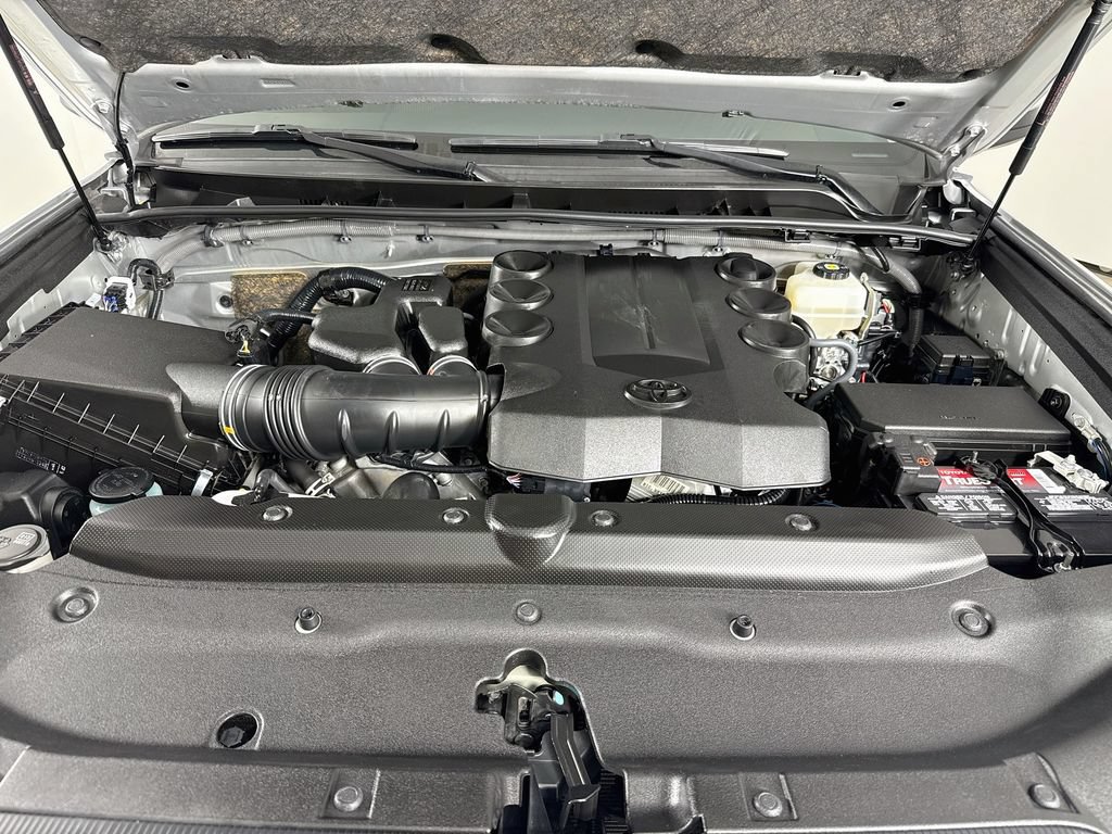Certified 2022 Toyota 4Runner SR5 AWD/4WD image 31