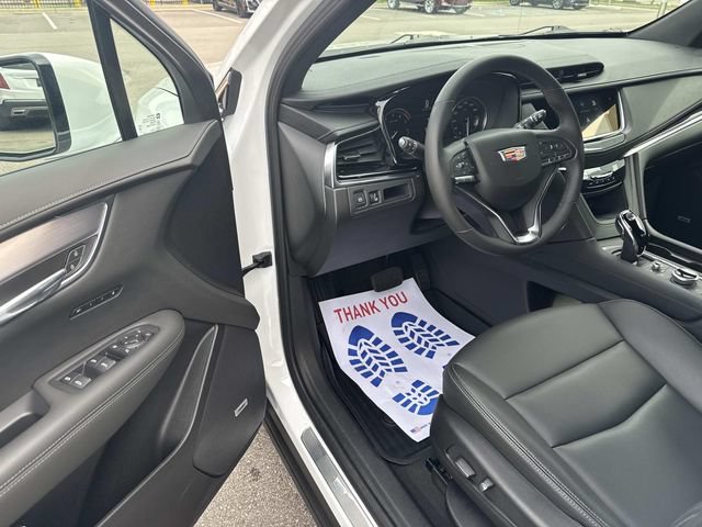Certified 2024 Cadillac XT6 Luxury w/ LPO, Floor Liner Package AWD/4WD image 15