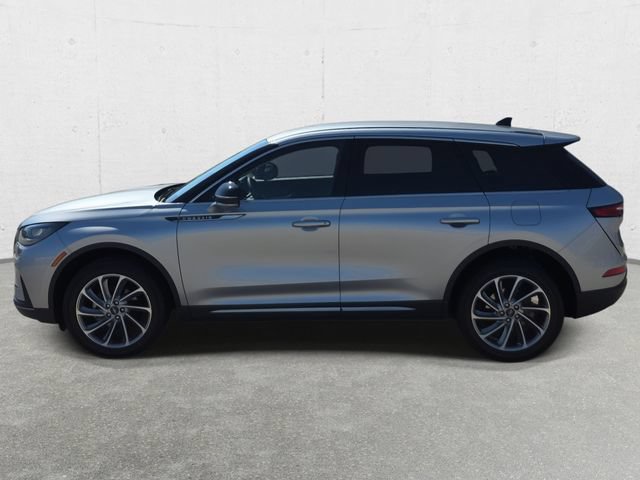Used 2023 Lincoln Corsair AWD w/ Equipment Group 101A image 8