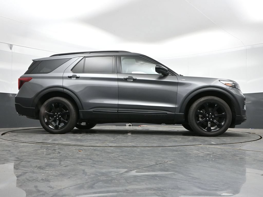 Used 2023 Ford Explorer ST-Line w/ Class IV Trailer Tow Package AWD/4WD image 41
