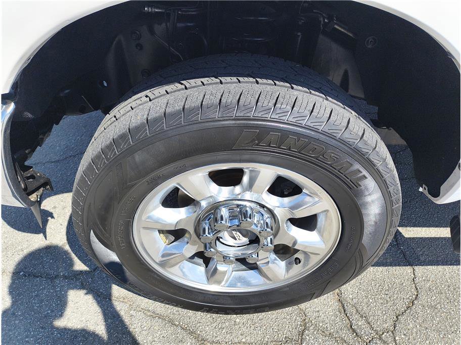 Used 2011 Ford F250 Lariat w/ Lariat Interior Pkg image 19