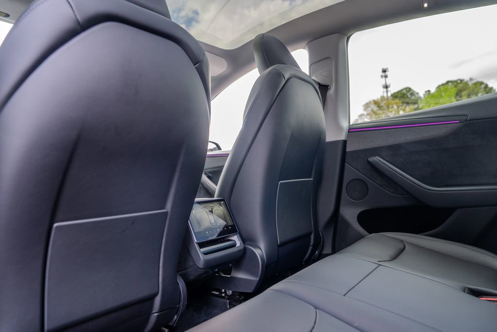 Used 2026 Tesla Model Y Long Range image 18
