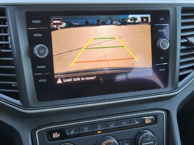 Used 2020 Volkswagen Atlas Cross Sport SE w/ Panoramic Sunroof Package FWD image 18