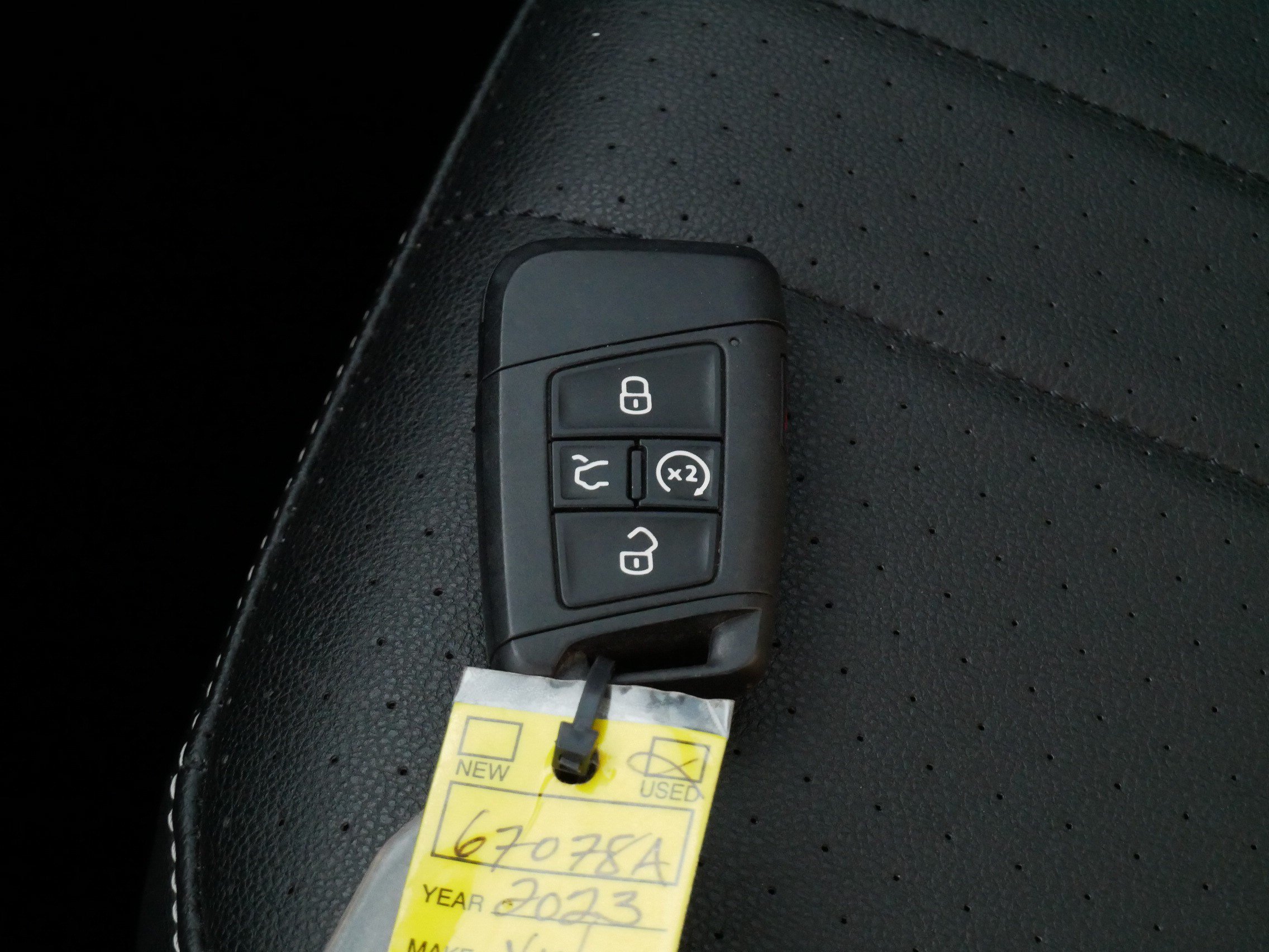 Certified 2023 Volkswagen Tiguan SE R-Line AWD/4WD image 31