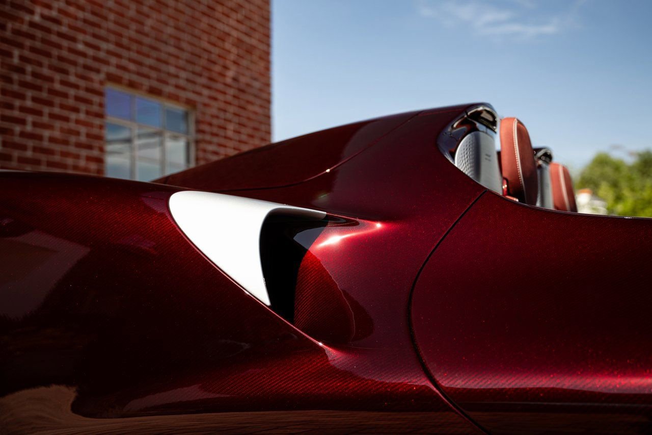 Used 2021 McLaren Elva RWD image 31