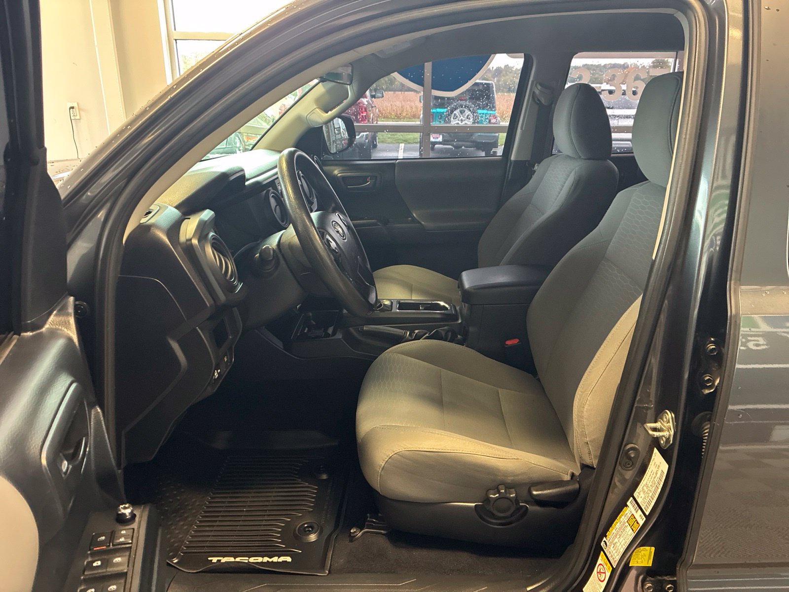Used 2018 Toyota Tacoma SR w/ SR Convenience Package AWD/4WD image 14