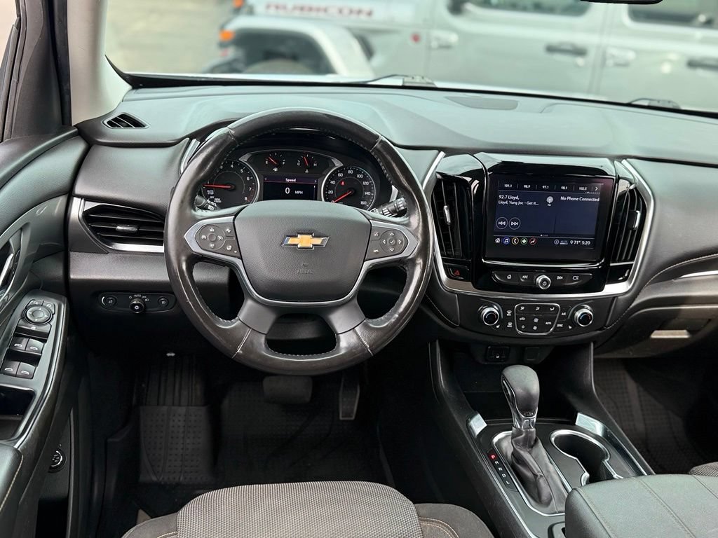 Used 2021 Chevrolet Traverse LT FWD image 3